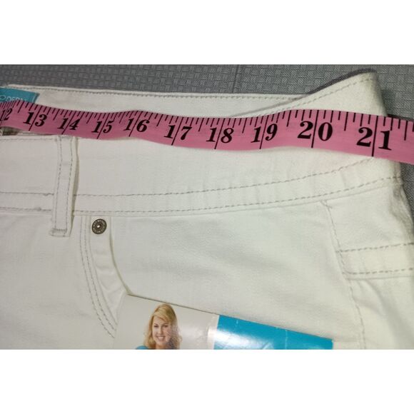 JMS:  White Denim Stretch Wide-Leg, Woman Plus Size 24 (NWT) - Picture 3 of 6